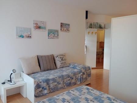 3115- FRONTE MARE CON PISCINA