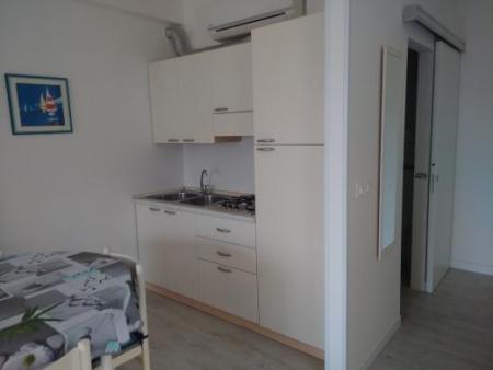 3114  - FRONTE MARE CON PISCINA