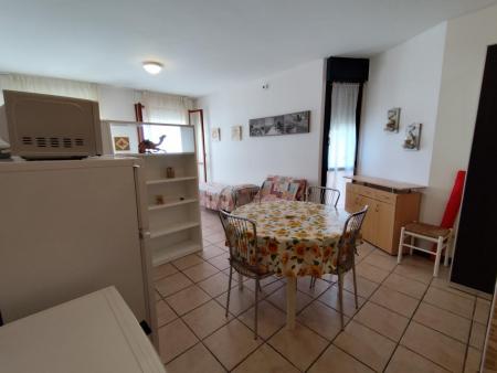 2044 - FRONTE MARE CON PISCINA