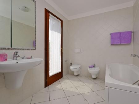 Villa con 3/4 camere da letto, piscina e giardino privato