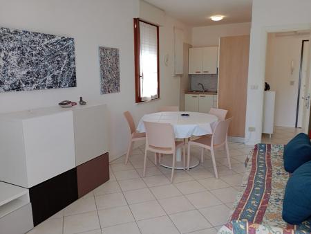 2045 - FRONTE MARE CON PISCINA