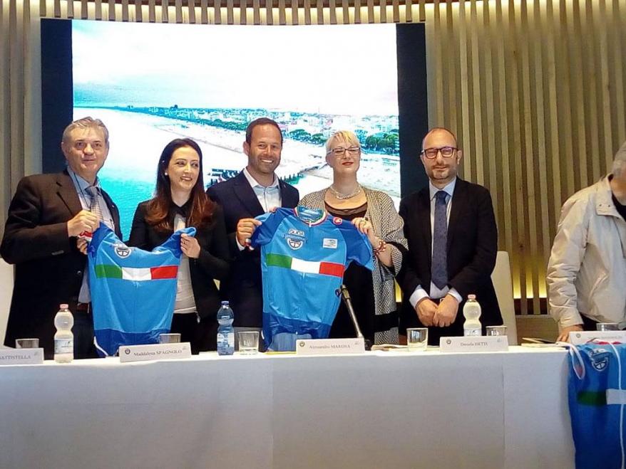 Guida Cicloturistica Nazionale: presentata la nuova divisa