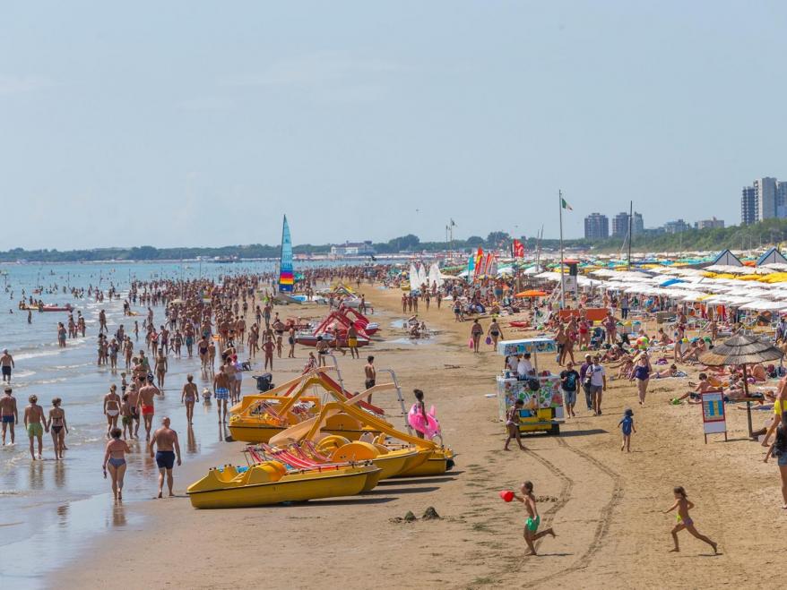 L'Arpa Fvg promuove il mare e le acque di Lignano Sabbiadoro: pulite e di qualità.