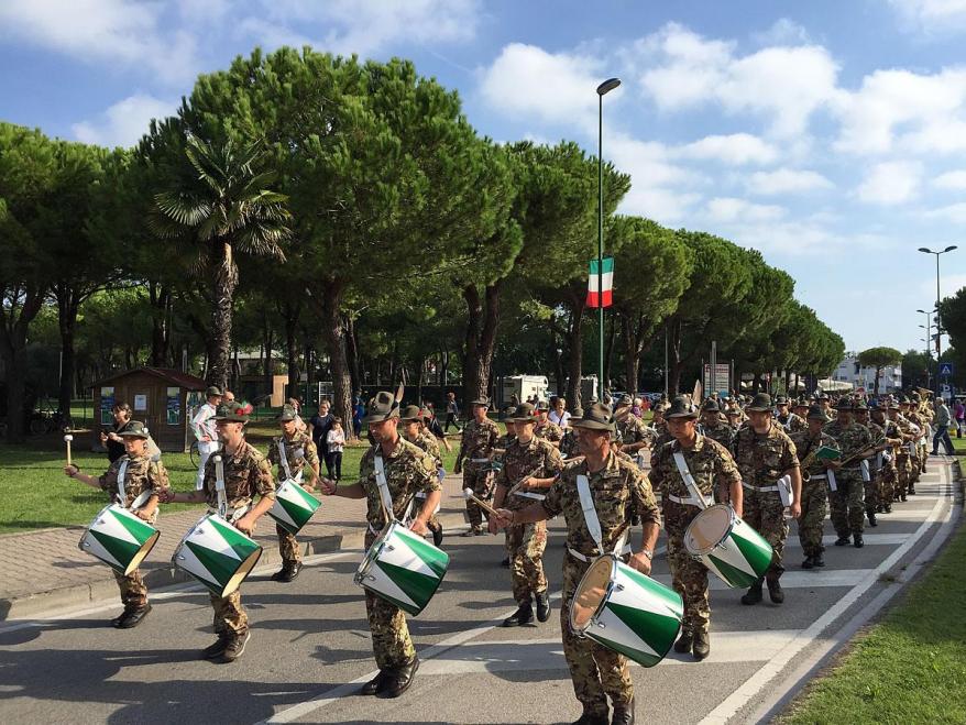 Alpini a Lignano Sabbiadoro: più di 3000 penne nere per l'adunata di maggio