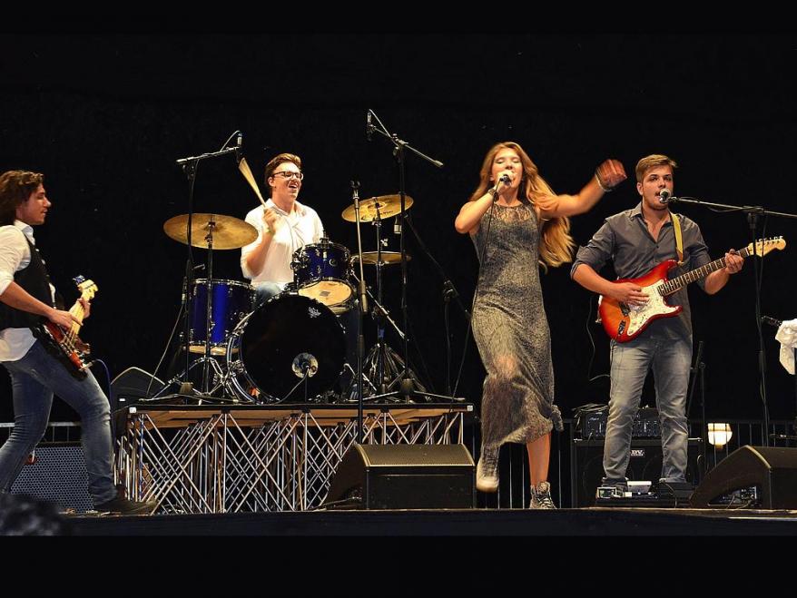 Il gruppo Paper Rose di Lignano in gara al Festival Show!