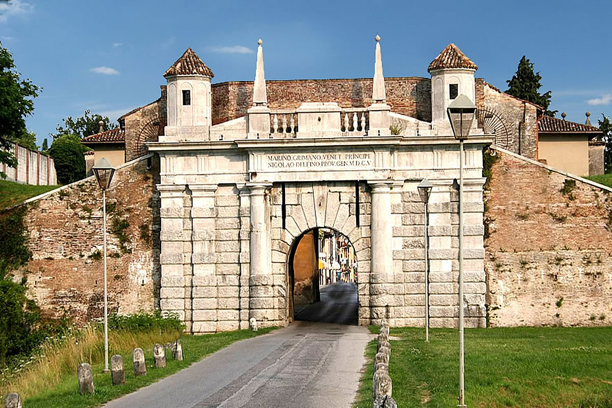 Palmanova veduta della porta d'entrata medioevale storica