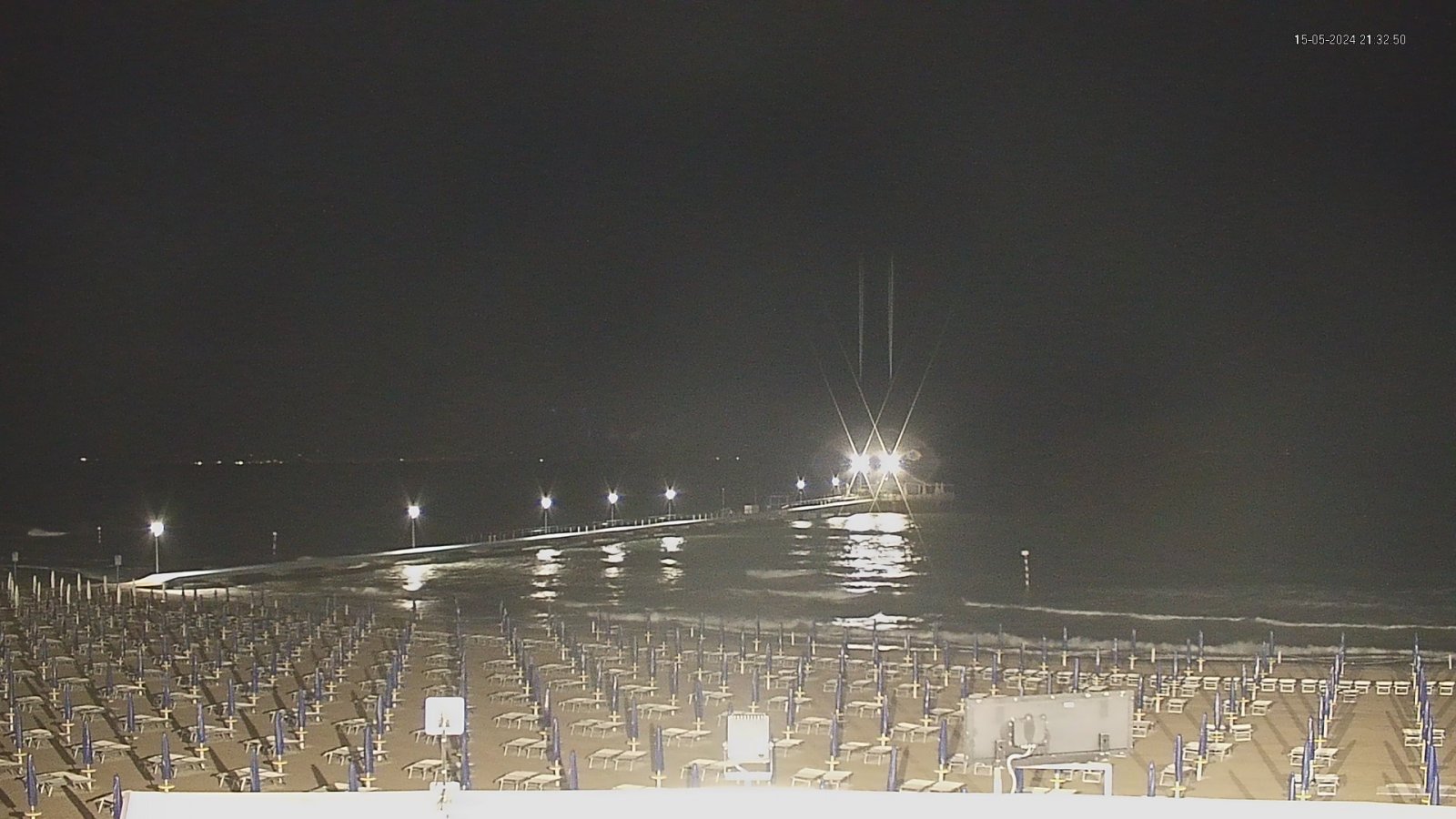 Webcam a Lignano Pineta, veduta sulla spiaggia e pontile
