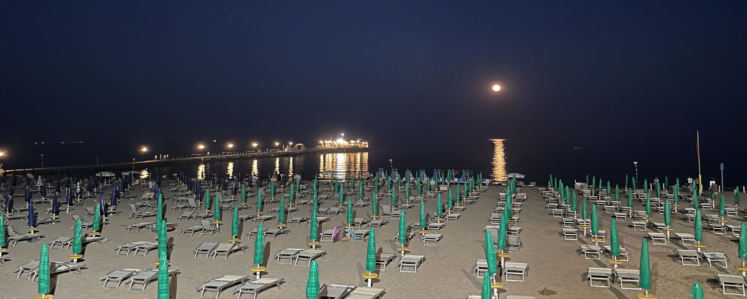 Spiaggia di Lignano Pineta di sera